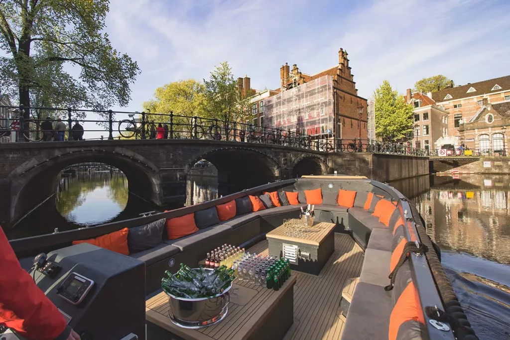 Sloep Huren in Amsterdam voor 15 Personen