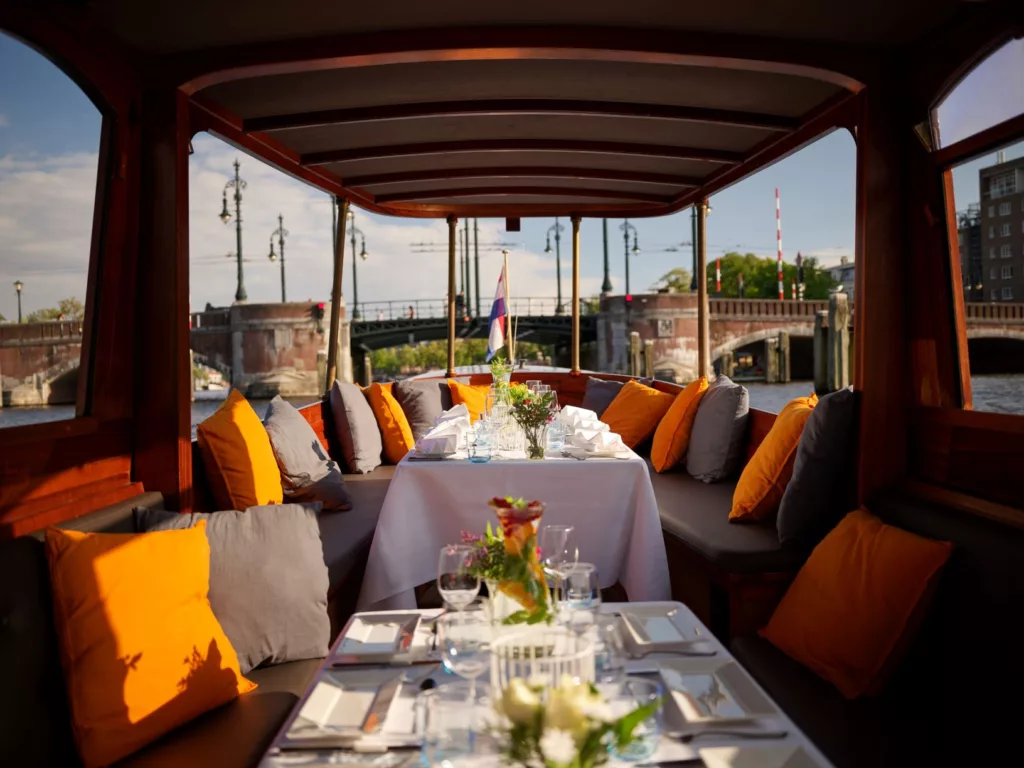 Sloep Huren in Amsterdam voor 70 Personen